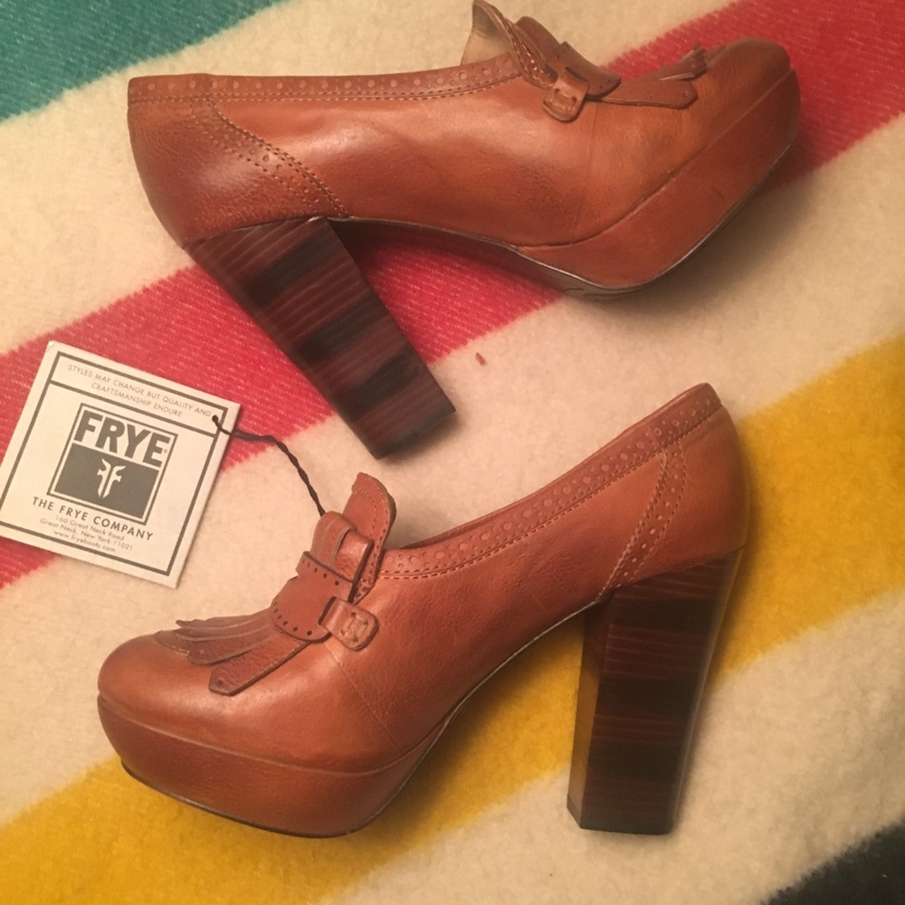 FRYE - Brown Leather Kiltie Heeled Loafer